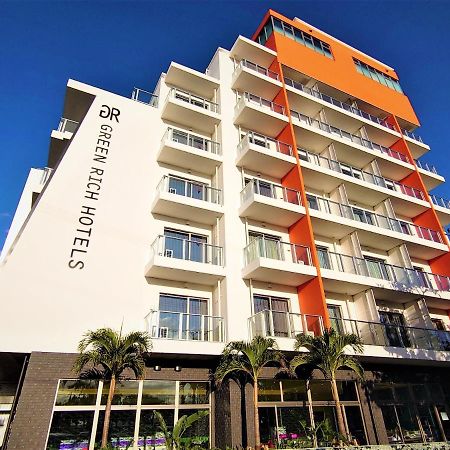 Green Rich Hotel Okinawa Nago Buitenkant foto
